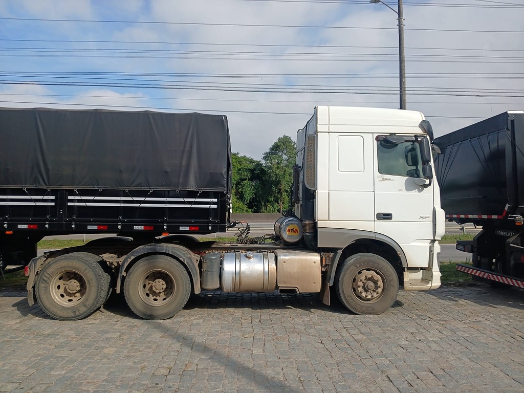 Caminhão DAF XF 530 Cavalo Mecânico ANO 2021 de Rodocatarina Implementos LTDA na Santa Catarina