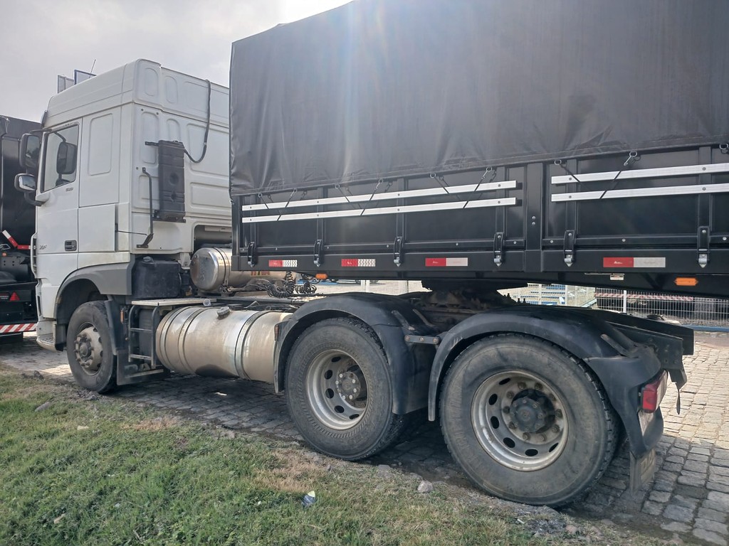 Caminhão DAF XF 530 Cavalo Mecânico ANO 2021 de Rodocatarina Implementos LTDA na Santa Catarina