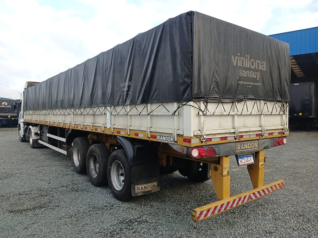 Carreta SEMI-REBOQUE GRANELEIRO Randon ANO 2013 3 Eixos de Rodocatarina Implementos LTDA na Santa Catarina