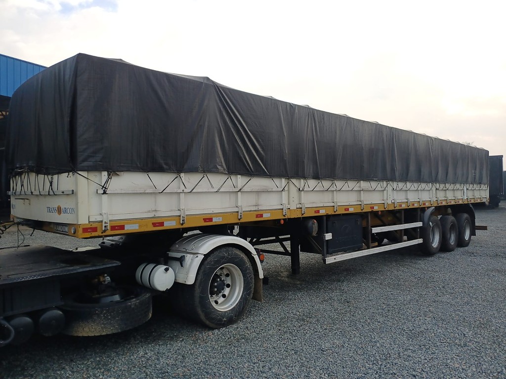 Carreta SEMI-REBOQUE GRANELEIRO Randon ANO 2013 3 Eixos de Rodocatarina Implementos LTDA na Santa Catarina
