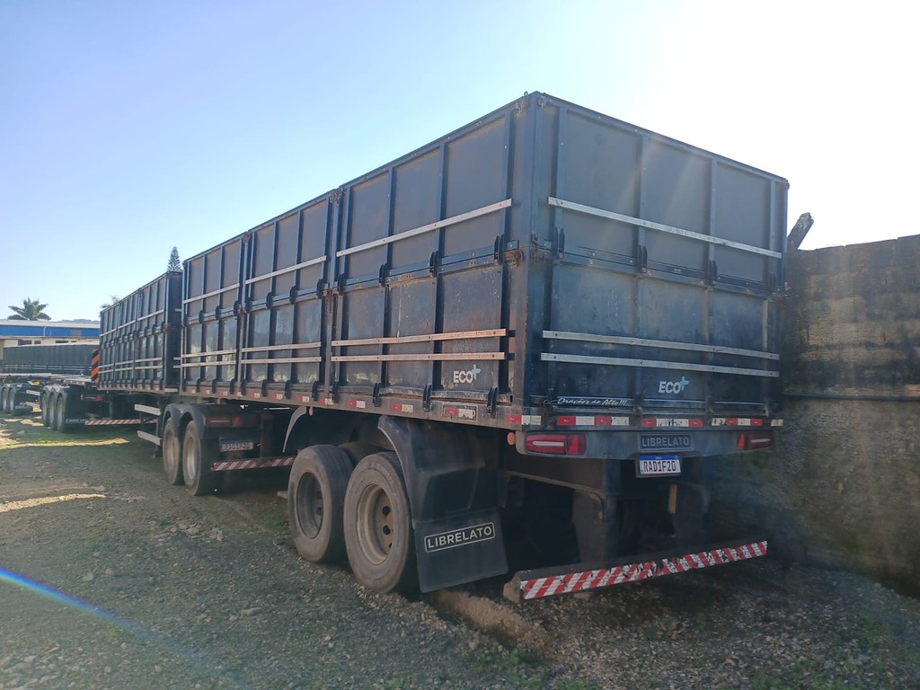 Carreta BITREM GRANELEIRO Librelato ANO 2020 1 Eixo de Rodocatarina Implementos LTDA na Santa Catarina