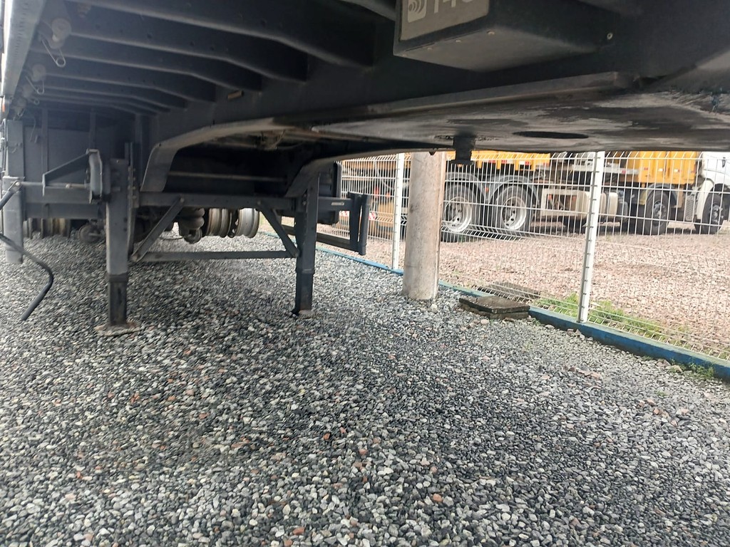 Carreta SEMI-REBOQUE BOIADEIRO Guerra ANO 2024 4 Eixos de Rodocatarina Implementos LTDA na Santa Catarina