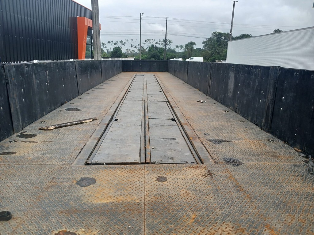 Carreta SEMI-REBOQUE BOIADEIRO Guerra ANO 2024 4 Eixos de Rodocatarina Implementos LTDA na Santa Catarina