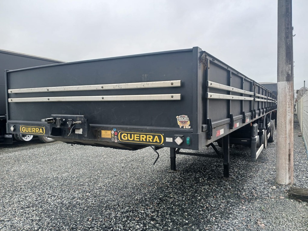 Carreta SEMI-REBOQUE BOIADEIRO Guerra ANO 2024 4 Eixos de Rodocatarina Implementos LTDA na Santa Catarina