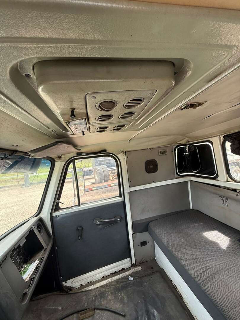 Caminhão VOLVO N10 Cavalo Mecânico ANO 1988 de Rodocatarina Implementos LTDA na Santa Catarina