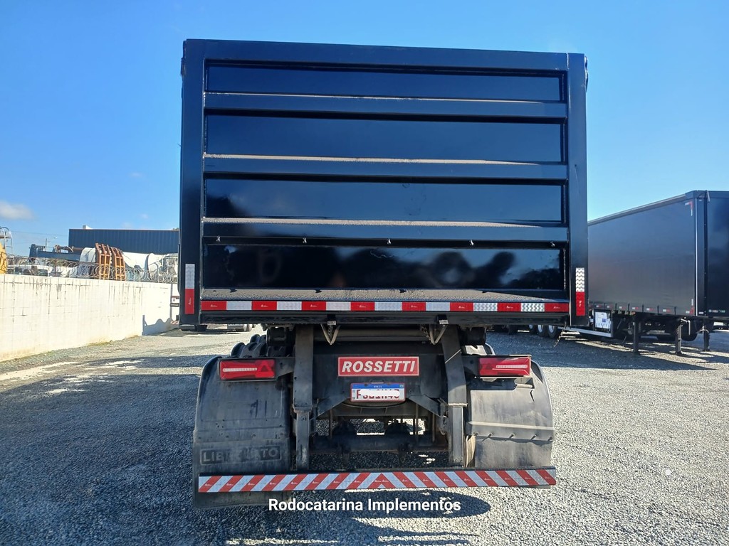 Carreta SEMI-REBOQUE BASCULANTE Rosseti ANO 2023 1 Eixo de Rodocatarina Implementos LTDA na Santa Catarina