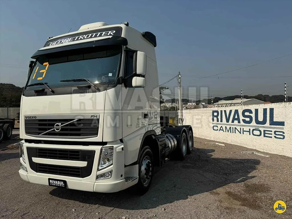 Caminhão VOLVO FH 460 Cavalo Mecânico ANO 2013 de Rivasul Caminhões no Paraná