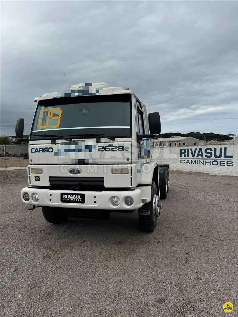 Caminhão FORD CARGO 2628 Chassis ANO 2009 de Rivasul Caminhões no Paraná