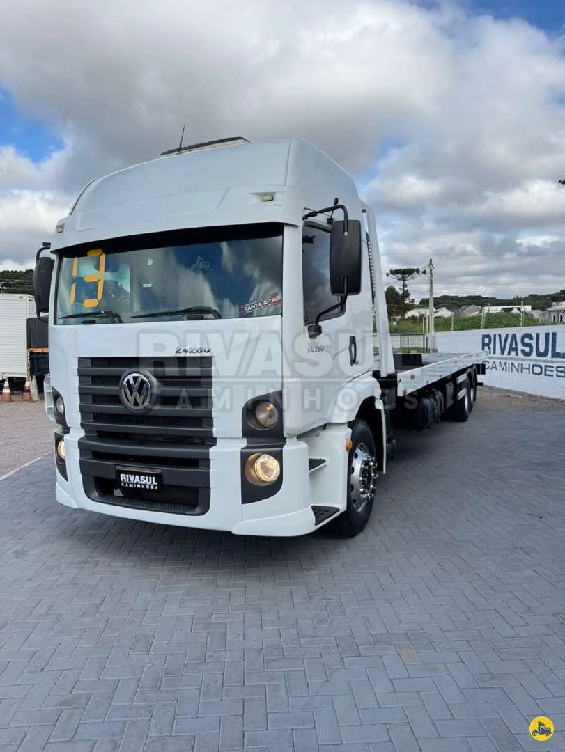 Caminhão VOLKSWAGEN VW 24280 Plataforma Guincho ANO 2013 de Rivasul Caminhões no Paraná