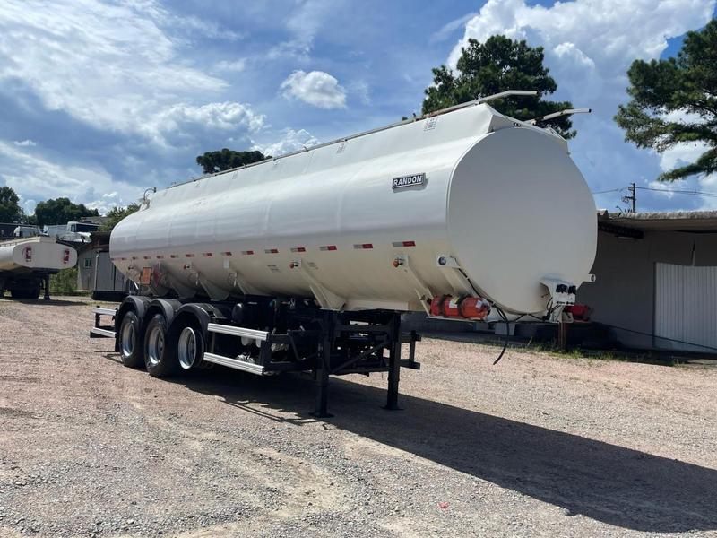 Carreta SEMI-REBOQUE TANQUE ACO Randon ANO 2014 3 Eixos de Manica Caminhões no Paraná