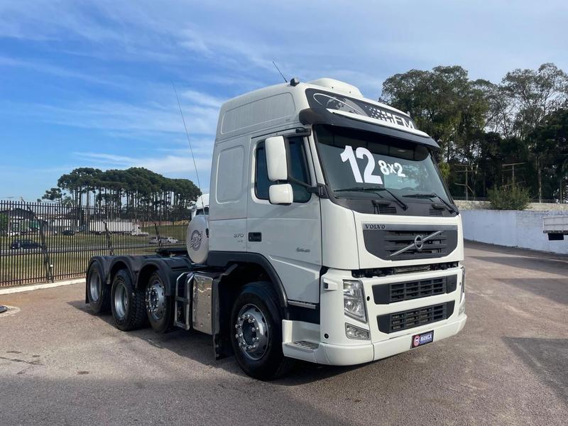 Caminhão VOLVO FM 370 Cavalo Mecânico ANO 2012 de Manica Caminhões no Paraná
