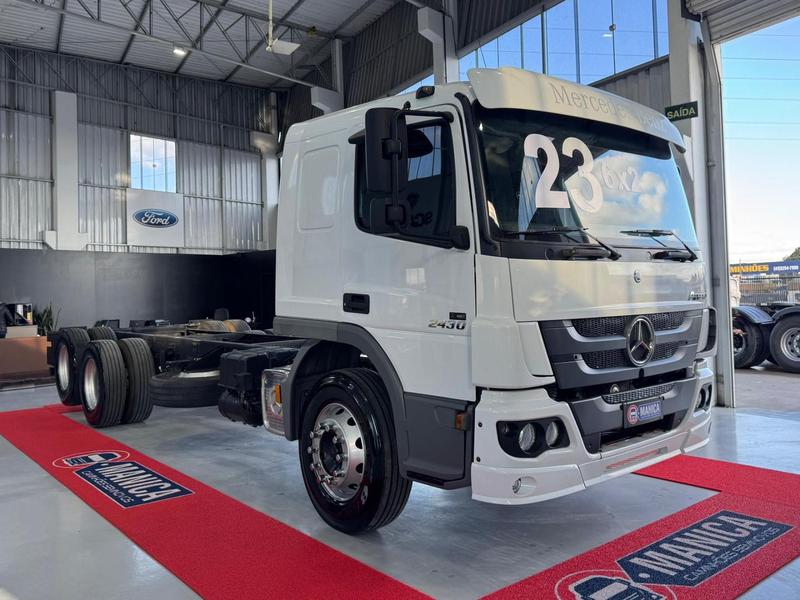 Caminhão MERCEDES BENZ MB 2430 Chassis ANO 2023 de Manica Caminhões no Paraná