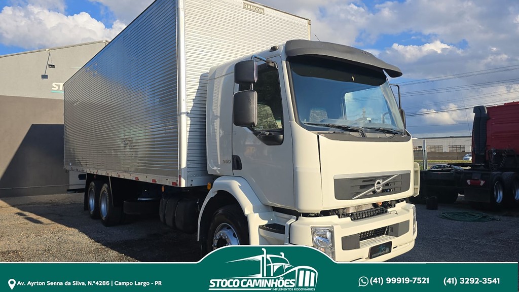 Caminhão VOLVO VM 260 Baú Furgão ANO 2010 de Stoco Caminhões no Paraná