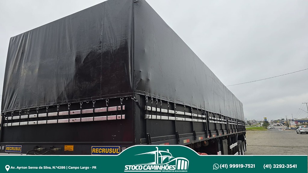 Carreta SEMI-REBOQUE GRANELEIRO Recrusul ANO 2021 3 Eixos de Stoco Caminhões no Paraná