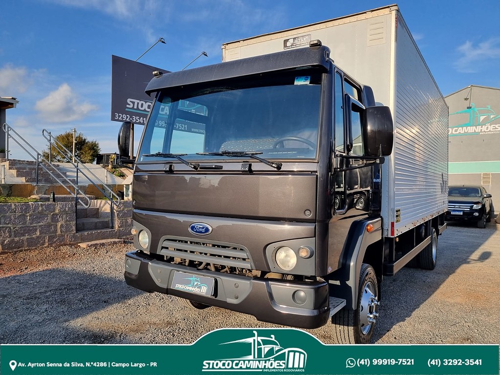 Caminhão FORD CARGO 1119 Baú Furgão ANO 2017 de Stoco Caminhões no Paraná