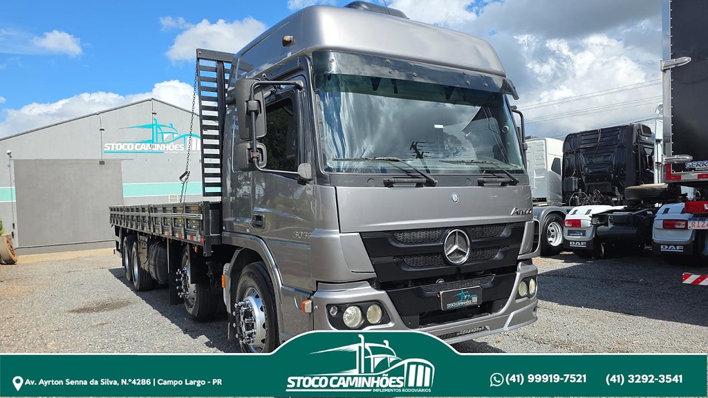 Caminhão MERCEDES BENZ MB 3030 Grade Baixa ANO 2017 de Stoco Caminhões no Paraná