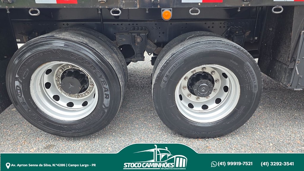 Caminhão MERCEDES BENZ MB 3030 Grade Baixa ANO 2017 de Stoco Caminhões no Paraná