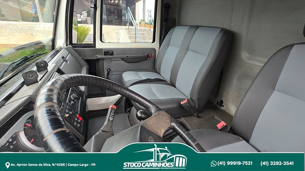 Caminhão FORD CARGO 1517 Carroceria + cabine suplementar ANO 2011 de Stoco Caminhões no Paraná