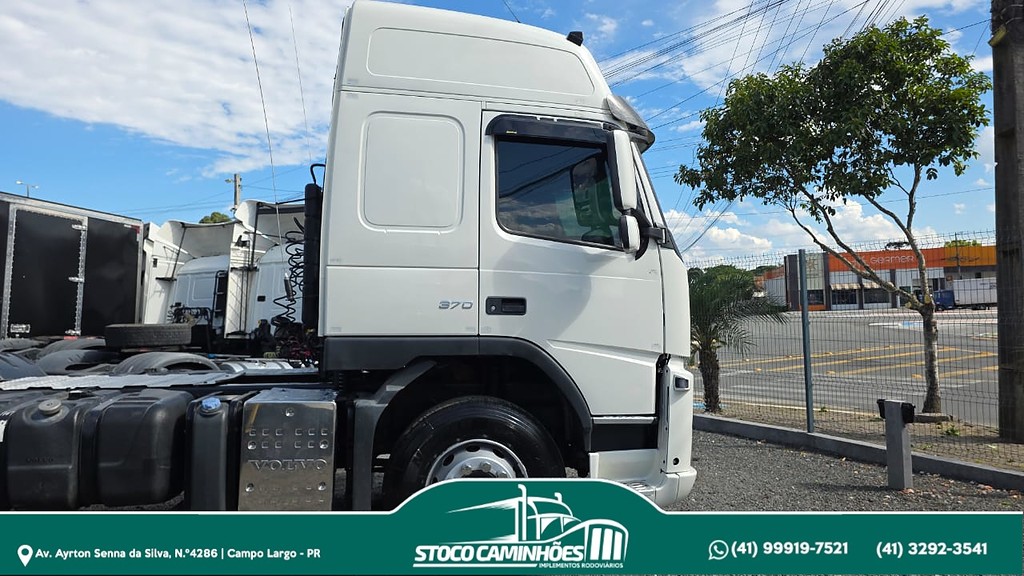 Caminhão VOLVO FM 370 Cavalo Mecânico ANO 2014 de Stoco Caminhões no Paraná