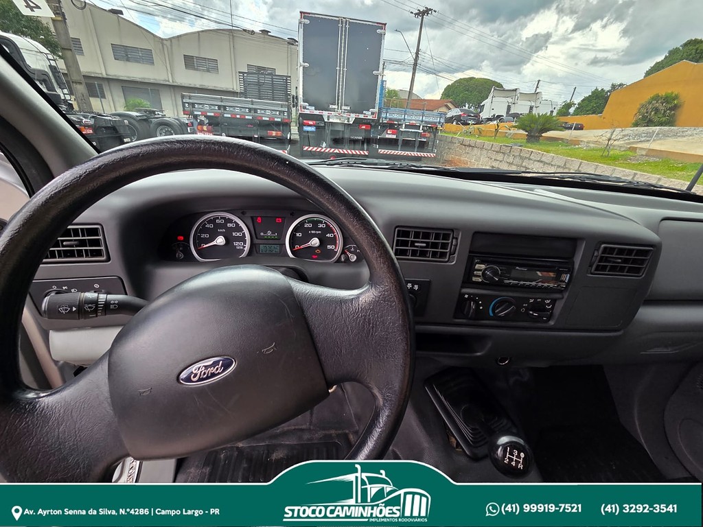 Caminhão FORD F-4000 Boiadeiro ANO 2016 de Stoco Caminhões no Paraná