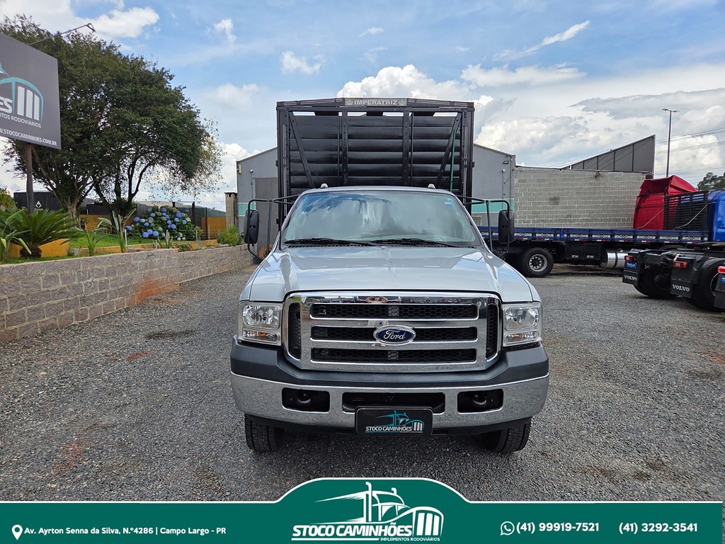 Caminhão FORD F-4000 Boiadeiro ANO 2016 de Stoco Caminhões no Paraná