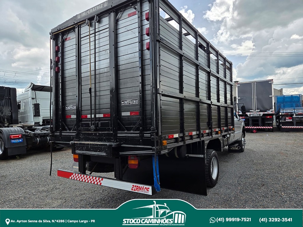 Caminhão FORD F-4000 Boiadeiro ANO 2016 de Stoco Caminhões no Paraná