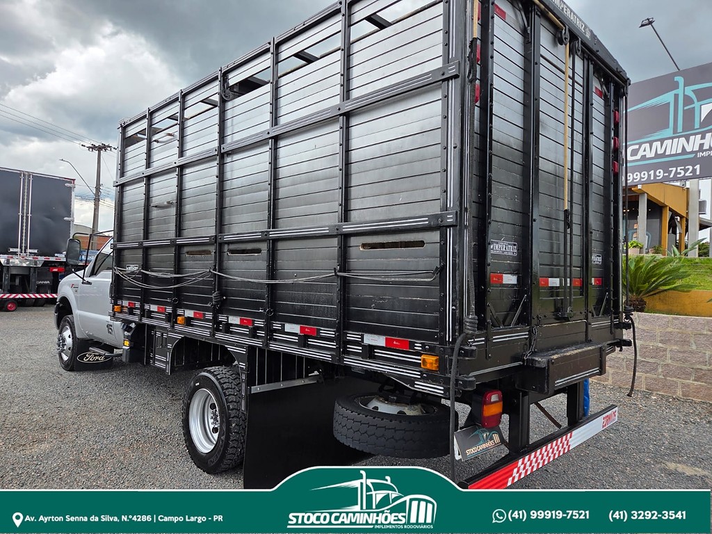 Caminhão FORD F-4000 Boiadeiro ANO 2016 de Stoco Caminhões no Paraná