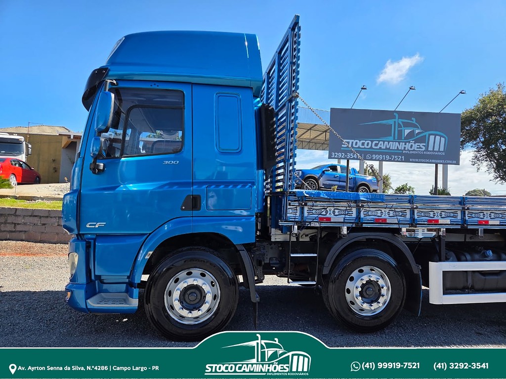 Caminhão DAF CF 300 Carroceria ANO 2022 de Stoco Caminhões no Paraná