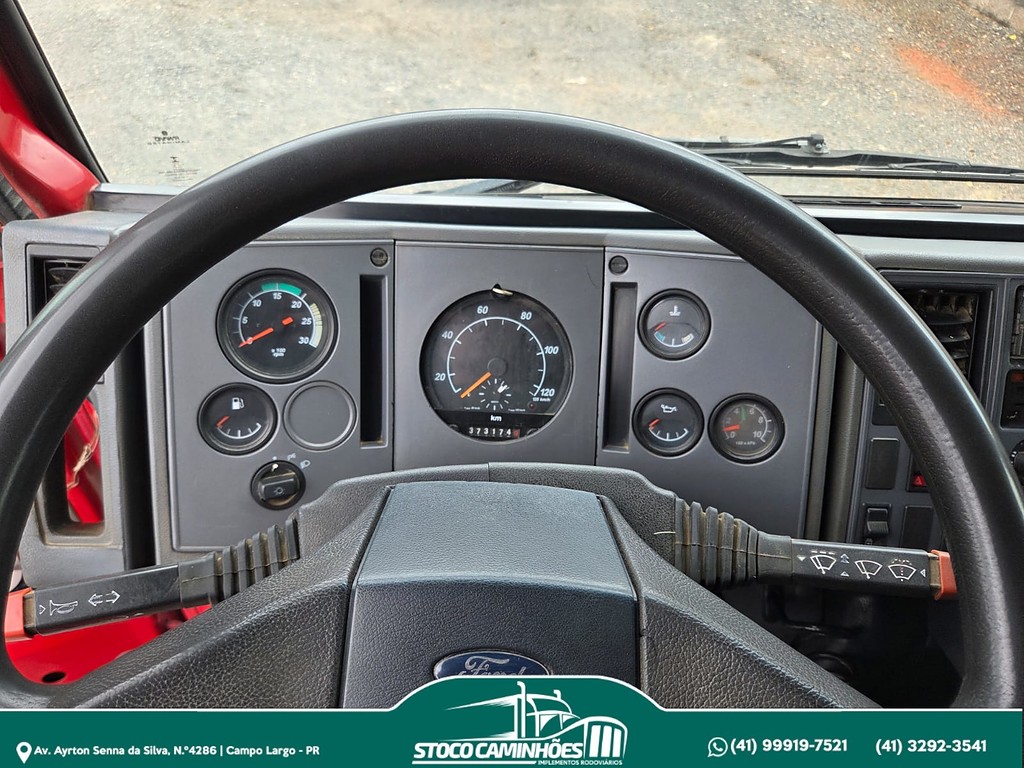 Caminhão FORD CARGO 1622 Grade Baixa ANO 2001 de Stoco Caminhões no Paraná