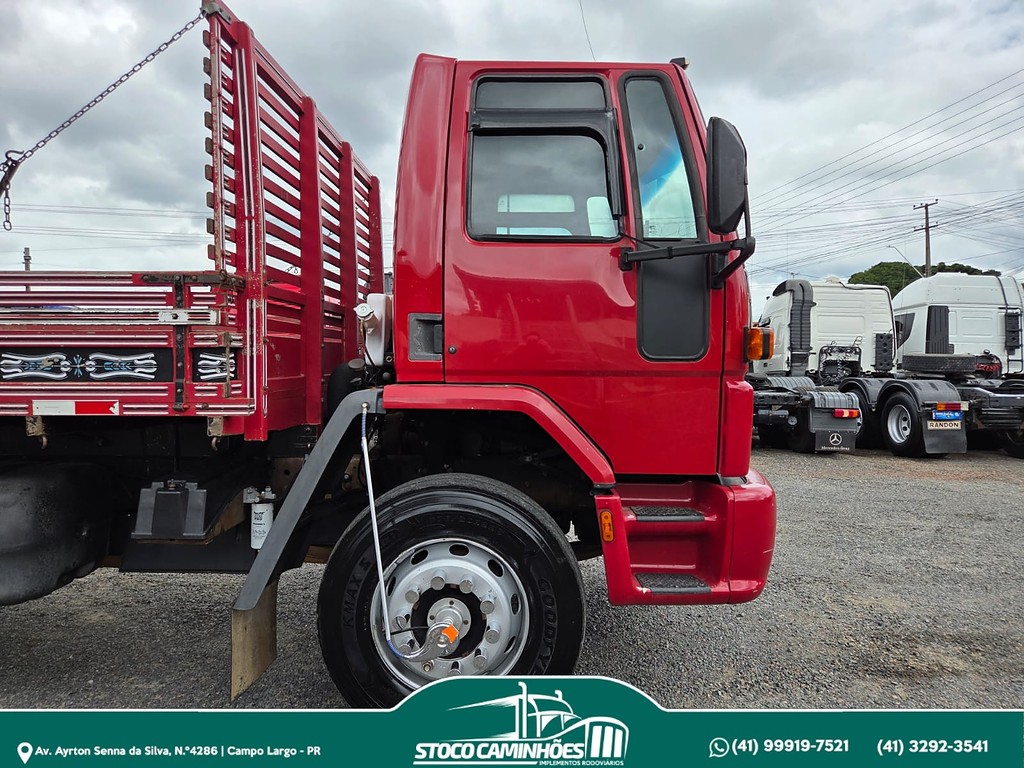 Caminhão FORD CARGO 1622 Grade Baixa ANO 2001 de Stoco Caminhões no Paraná