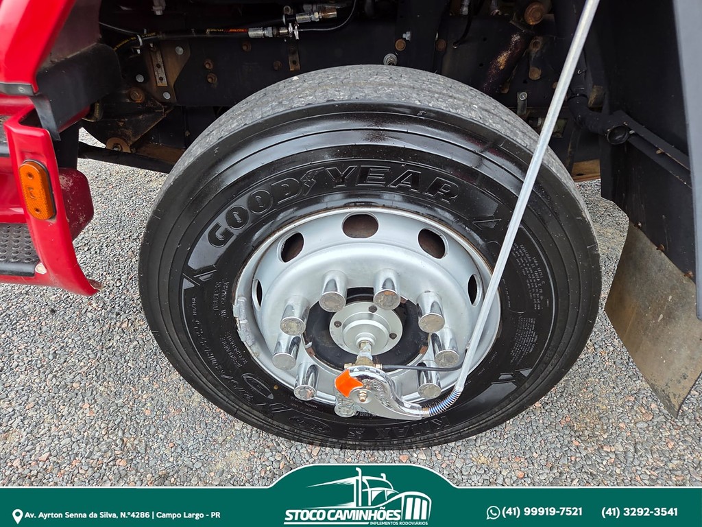 Caminhão FORD CARGO 1622 Grade Baixa ANO 2001 de Stoco Caminhões no Paraná