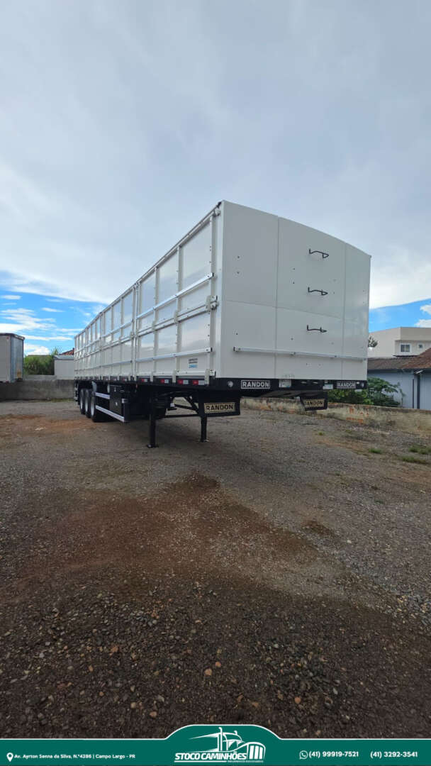 Carreta SEMI-REBOQUE GRANELEIRO Randon ANO 2016 3 Eixos de Stoco Caminhões no Paraná