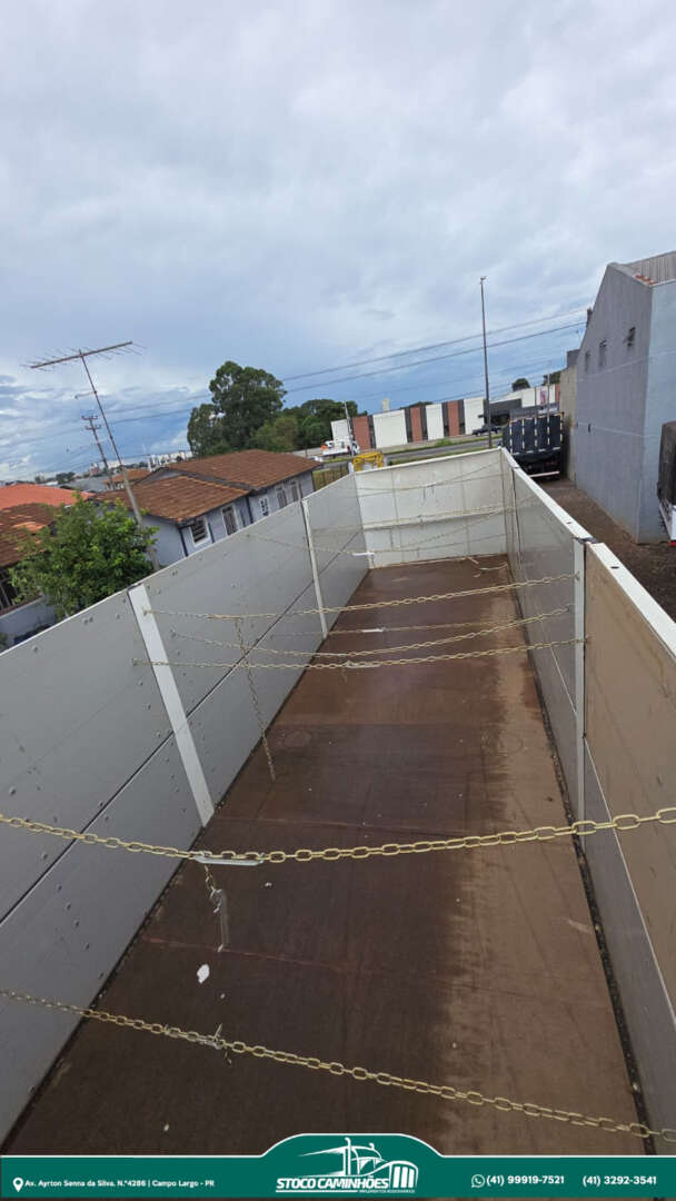 Carreta SEMI-REBOQUE GRANELEIRO Randon ANO 2016 3 Eixos de Stoco Caminhões no Paraná