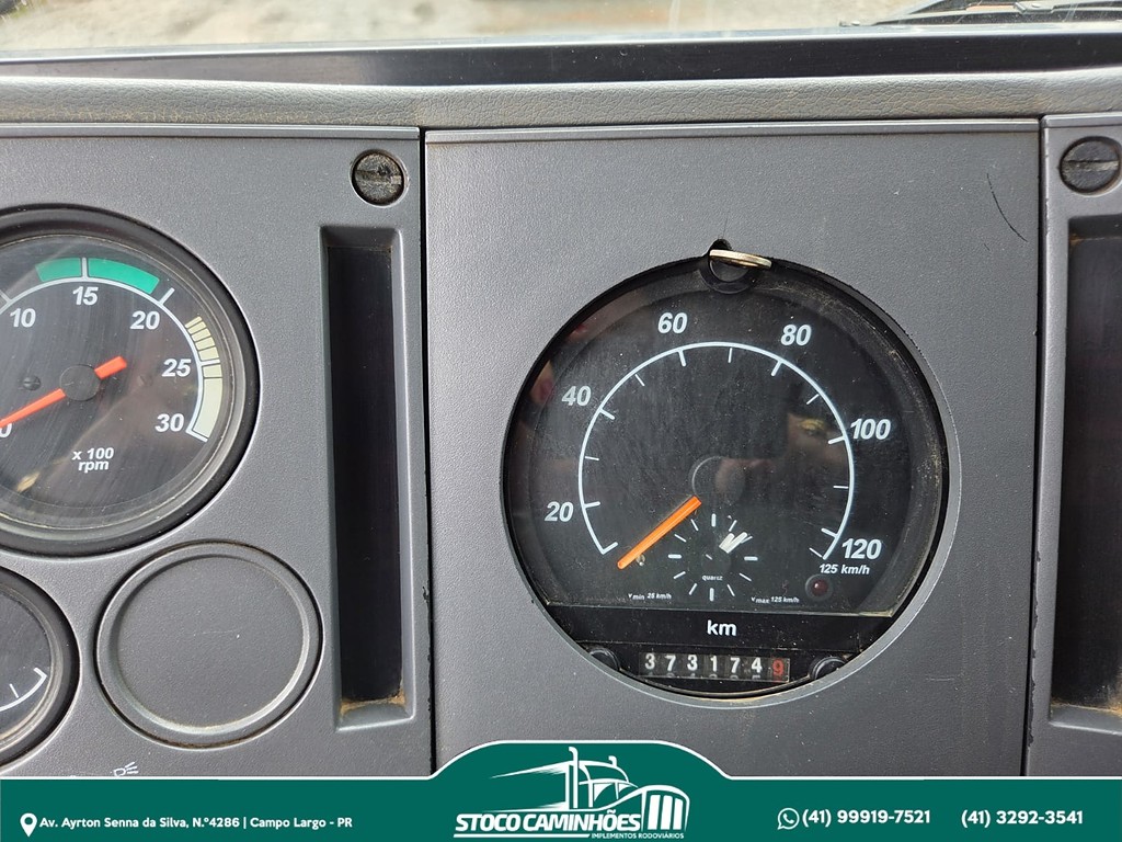 Caminhão FORD CARGO 1622 Grade Baixa ANO 2001 de Stoco Caminhões no Paraná