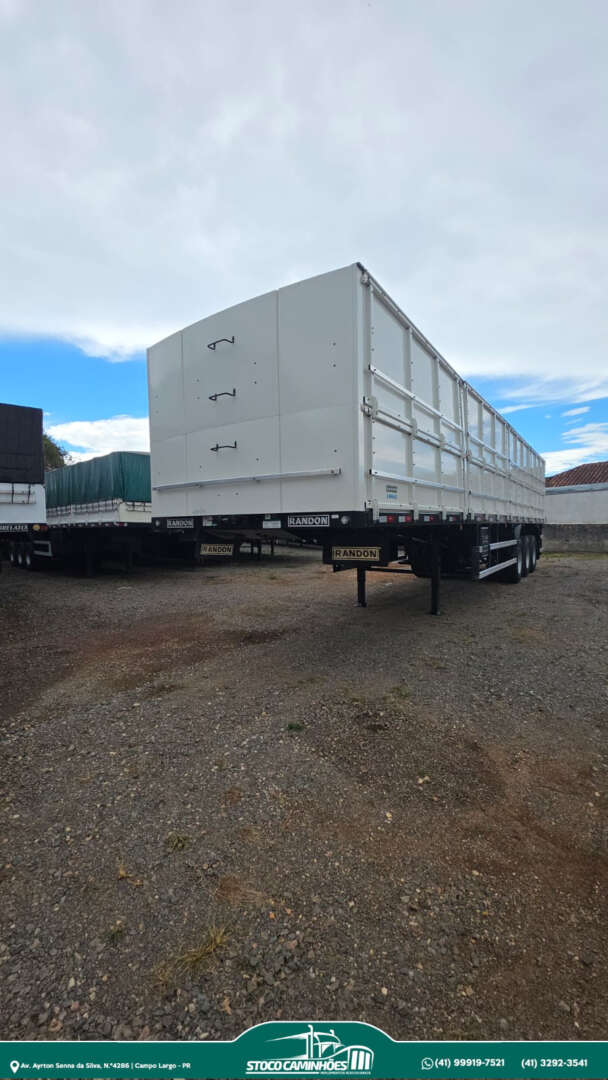 Carreta SEMI-REBOQUE GRANELEIRO Randon ANO 2016 3 Eixos de Stoco Caminhões no Paraná