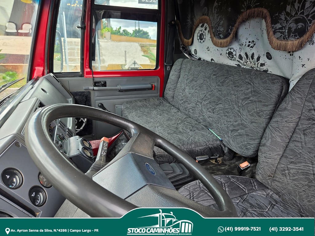 Caminhão FORD CARGO 1622 Grade Baixa ANO 2001 de Stoco Caminhões no Paraná