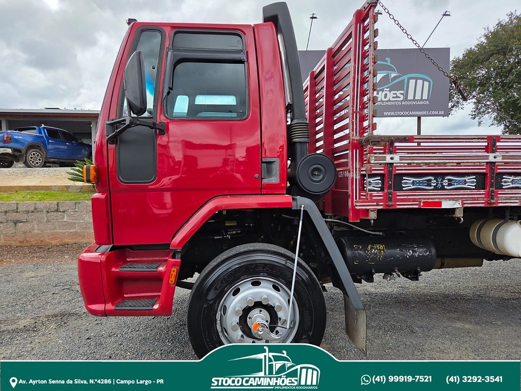 Caminhão FORD CARGO 1622 Grade Baixa ANO 2001 de Stoco Caminhões no Paraná