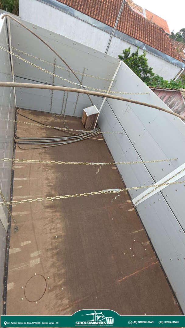 Carreta SEMI-REBOQUE GRANELEIRO Randon ANO 2016 3 Eixos de Stoco Caminhões no Paraná