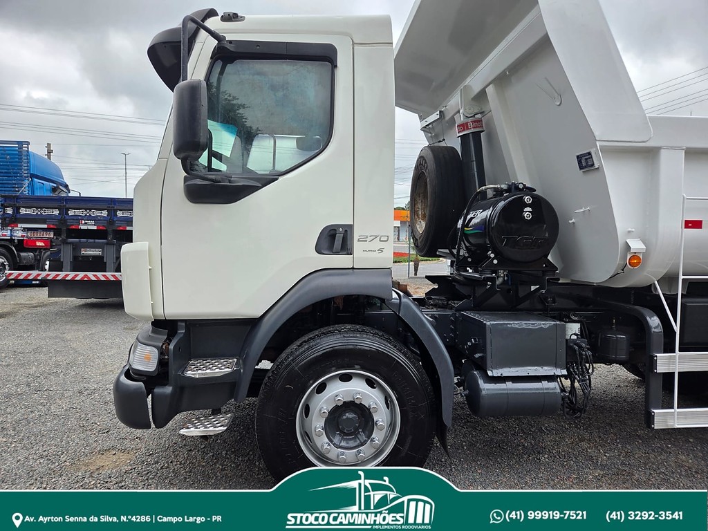 Caminhão VOLVO VM 270 Caçamba Basculante ANO 2012 de Stoco Caminhões no Paraná
