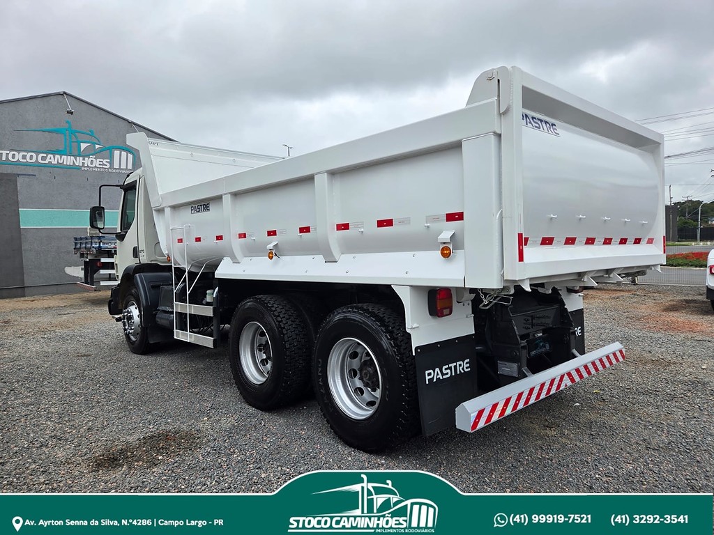 Caminhão VOLVO VM 270 Caçamba Basculante ANO 2012 de Stoco Caminhões no Paraná