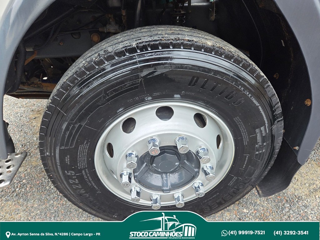 Caminhão VOLVO VM 260 Caçamba Basculante ANO 2011 de Stoco Caminhões no Paraná