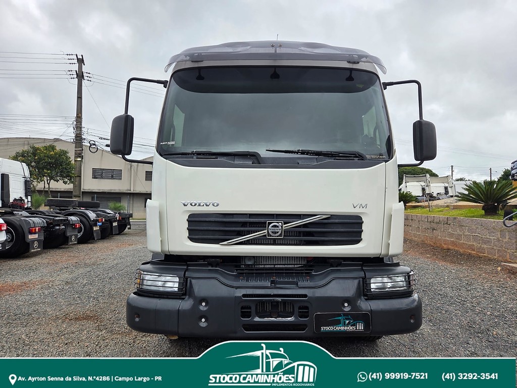 Caminhão VOLVO VM 260 Caçamba Basculante ANO 2011 de Stoco Caminhões no Paraná