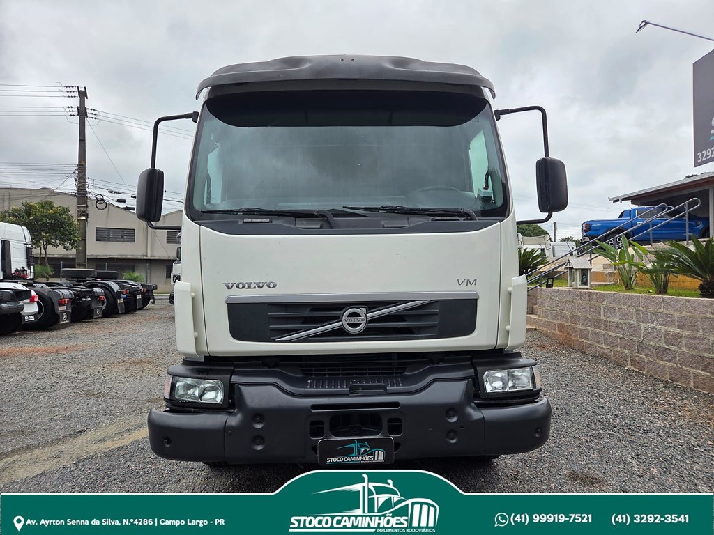 Caminhão VOLVO VM 270 Caçamba Basculante ANO 2012 de Stoco Caminhões no Paraná