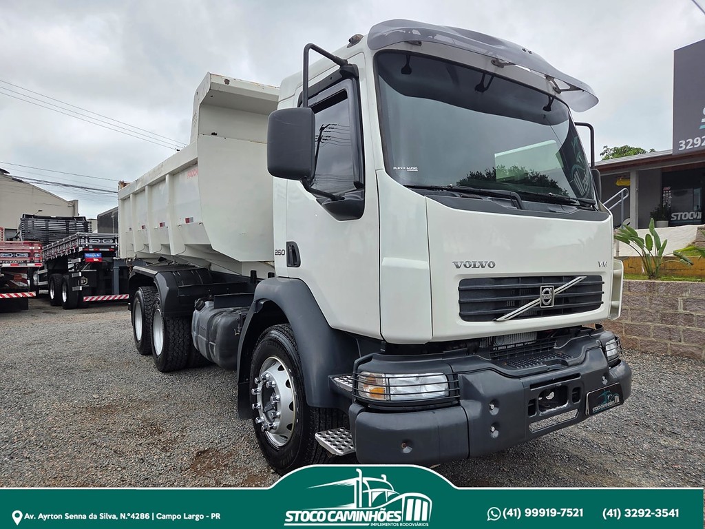 Caminhão VOLVO VM 260 Caçamba Basculante ANO 2011 de Stoco Caminhões no Paraná