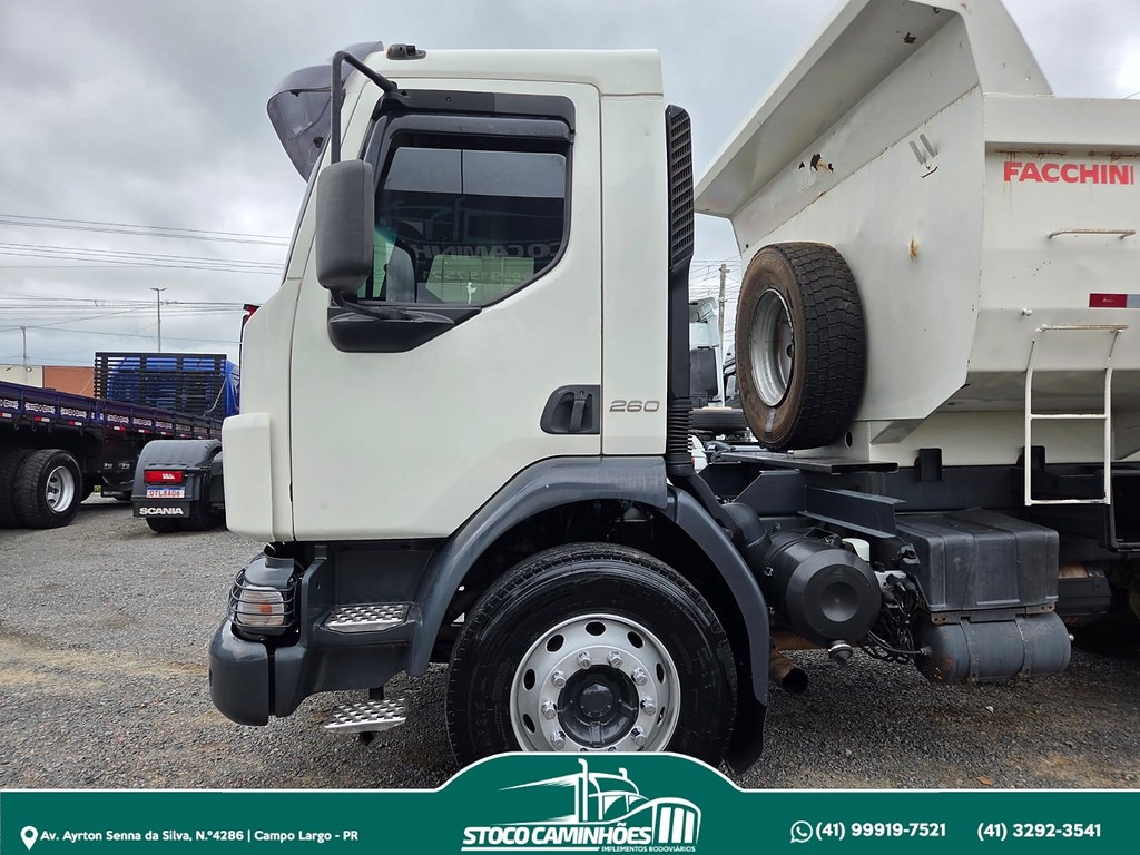 Caminhão VOLVO VM 260 Caçamba Basculante ANO 2011 de Stoco Caminhões no Paraná