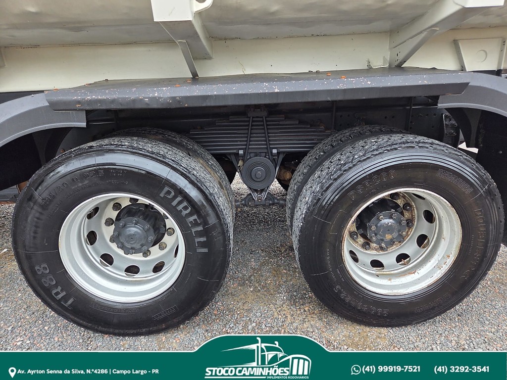 Caminhão VOLVO VM 260 Caçamba Basculante ANO 2011 de Stoco Caminhões no Paraná