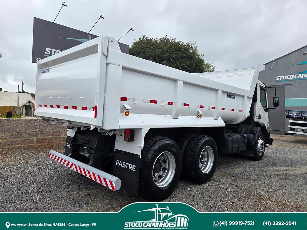 Caminhão VOLVO VM 270 Caçamba Basculante ANO 2012 de Stoco Caminhões no Paraná