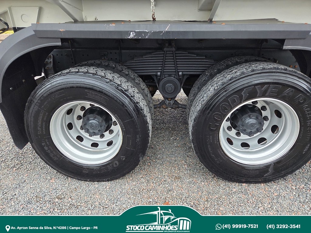 Caminhão VOLVO VM 260 Caçamba Basculante ANO 2011 de Stoco Caminhões no Paraná