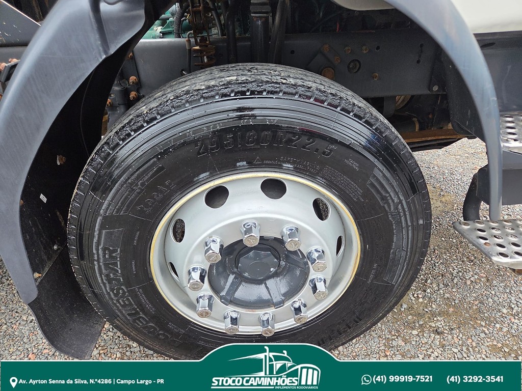 Caminhão VOLVO VM 260 Caçamba Basculante ANO 2011 de Stoco Caminhões no Paraná
