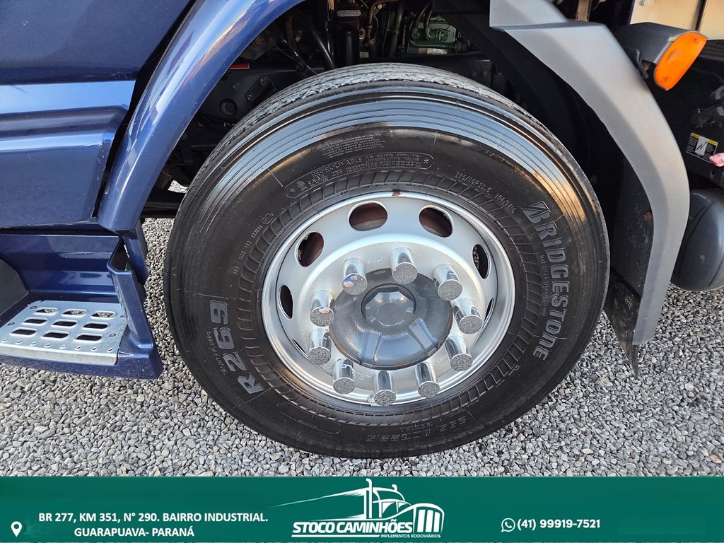 Caminhão VOLVO VM 330 Grade Baixa ANO 2022 de Stoco Caminhões no Paraná